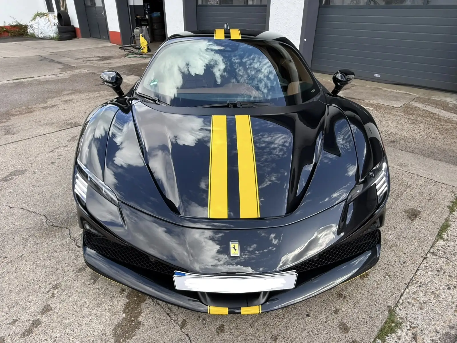 Ferrari SF90