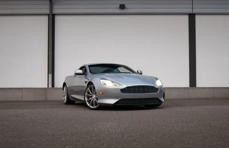 Aston Martin DB9