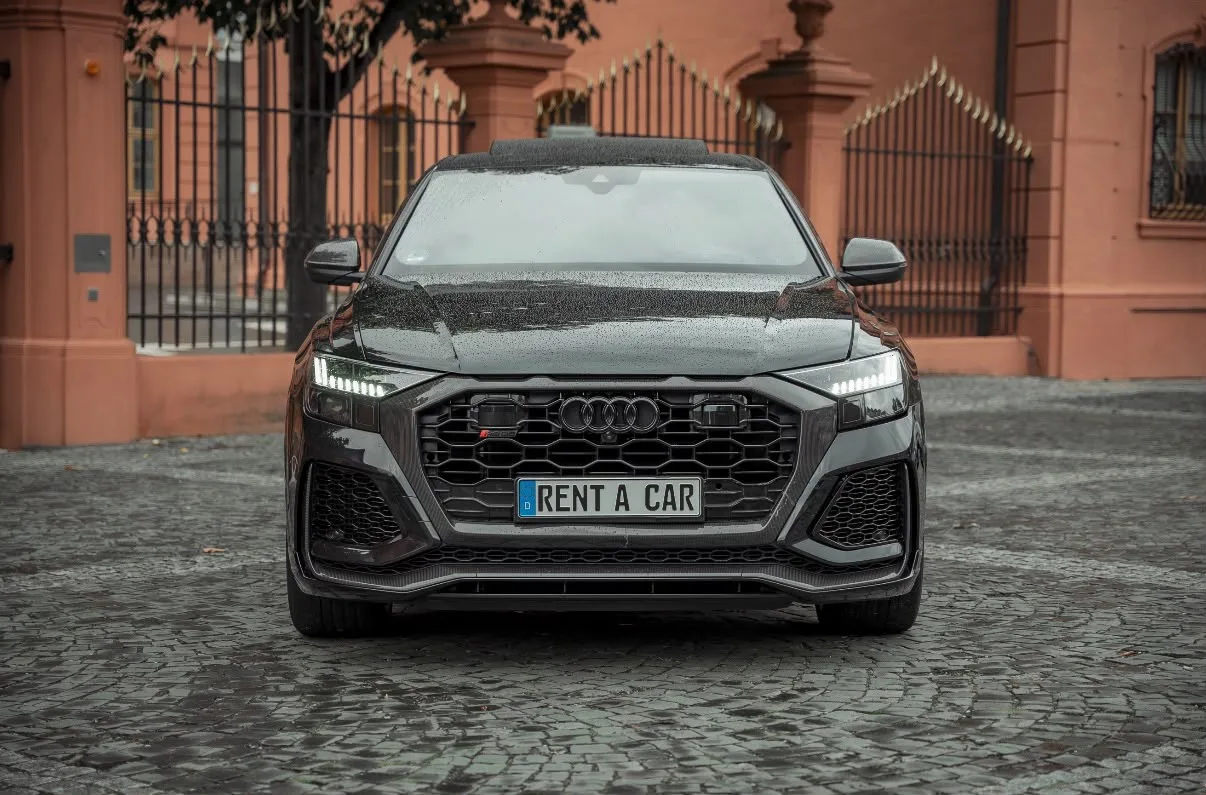 Audi RSQ8