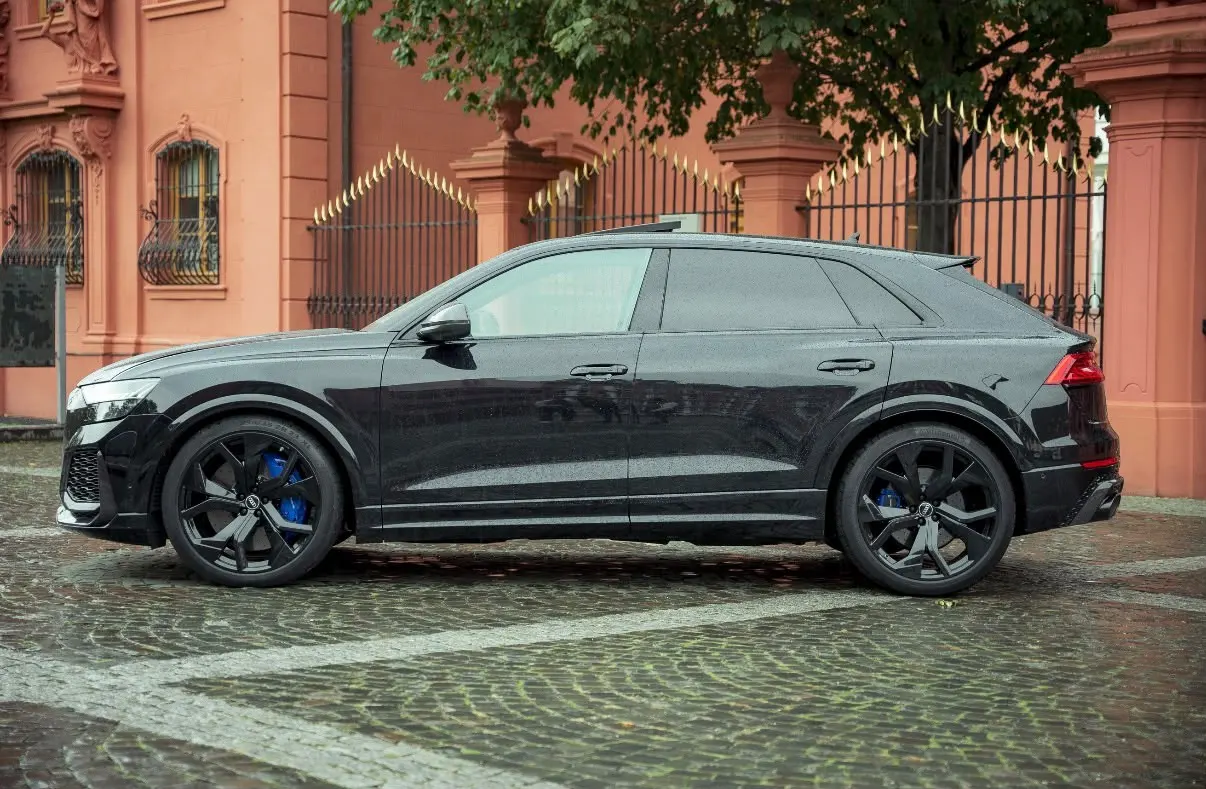 Audi RSQ8