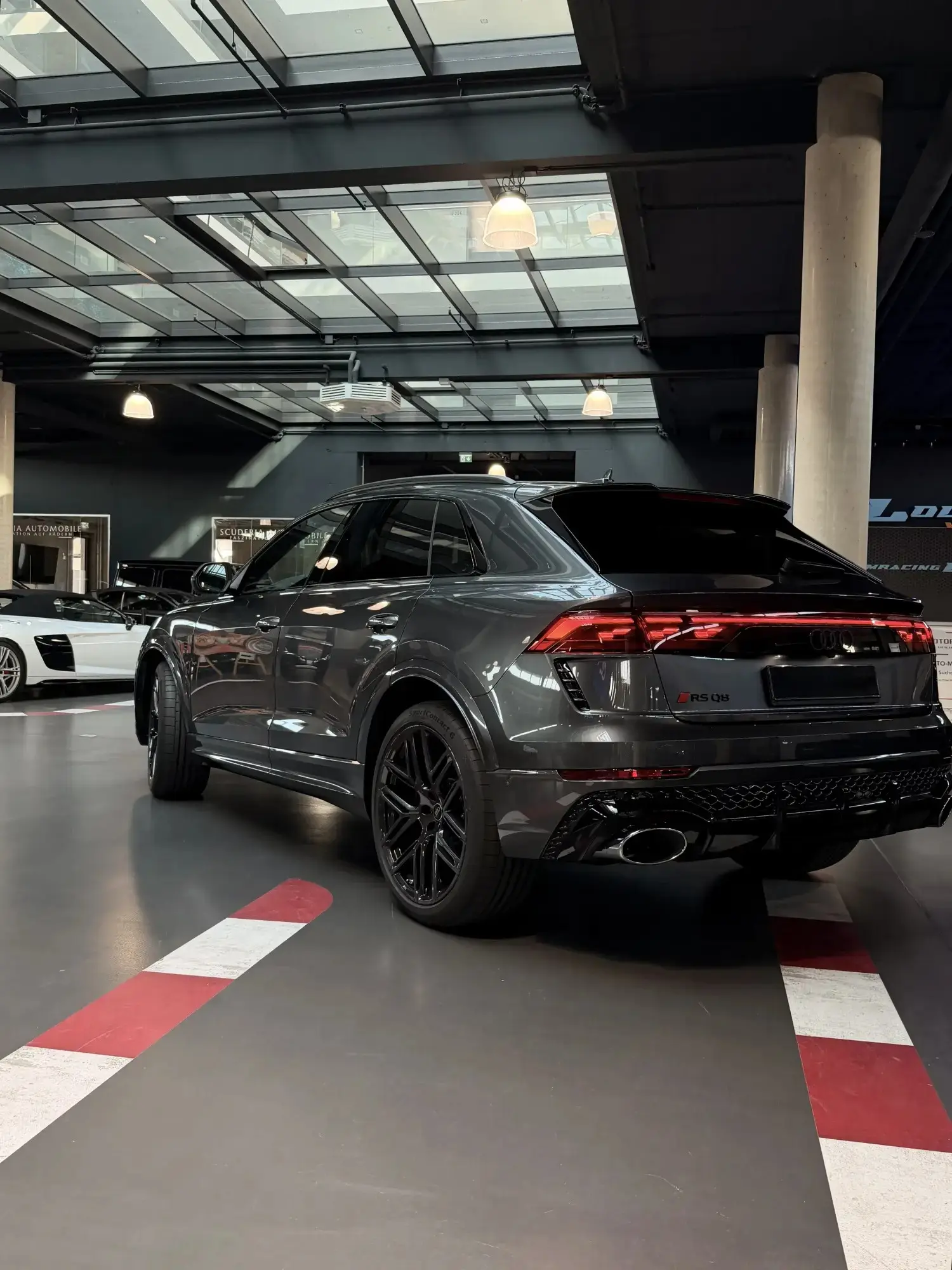 Audi RSQ8