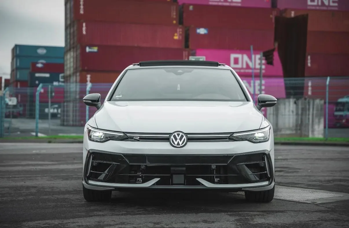 VW Golf 8R