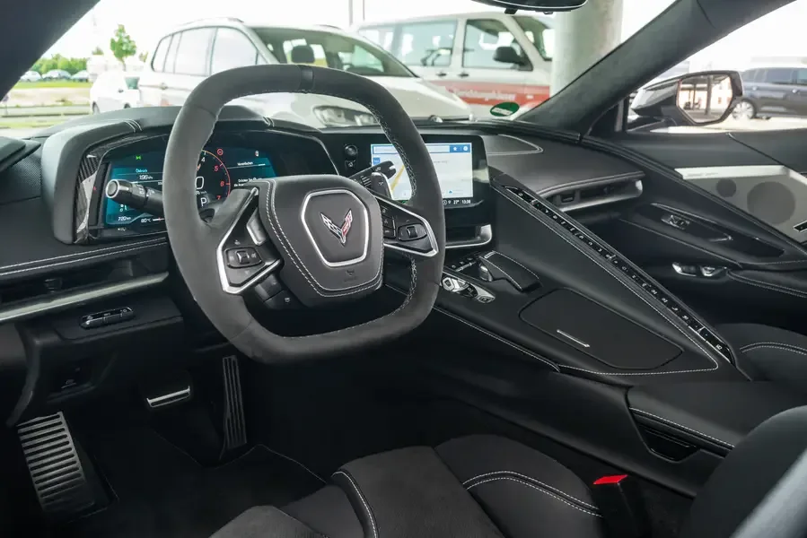 Corvette C8