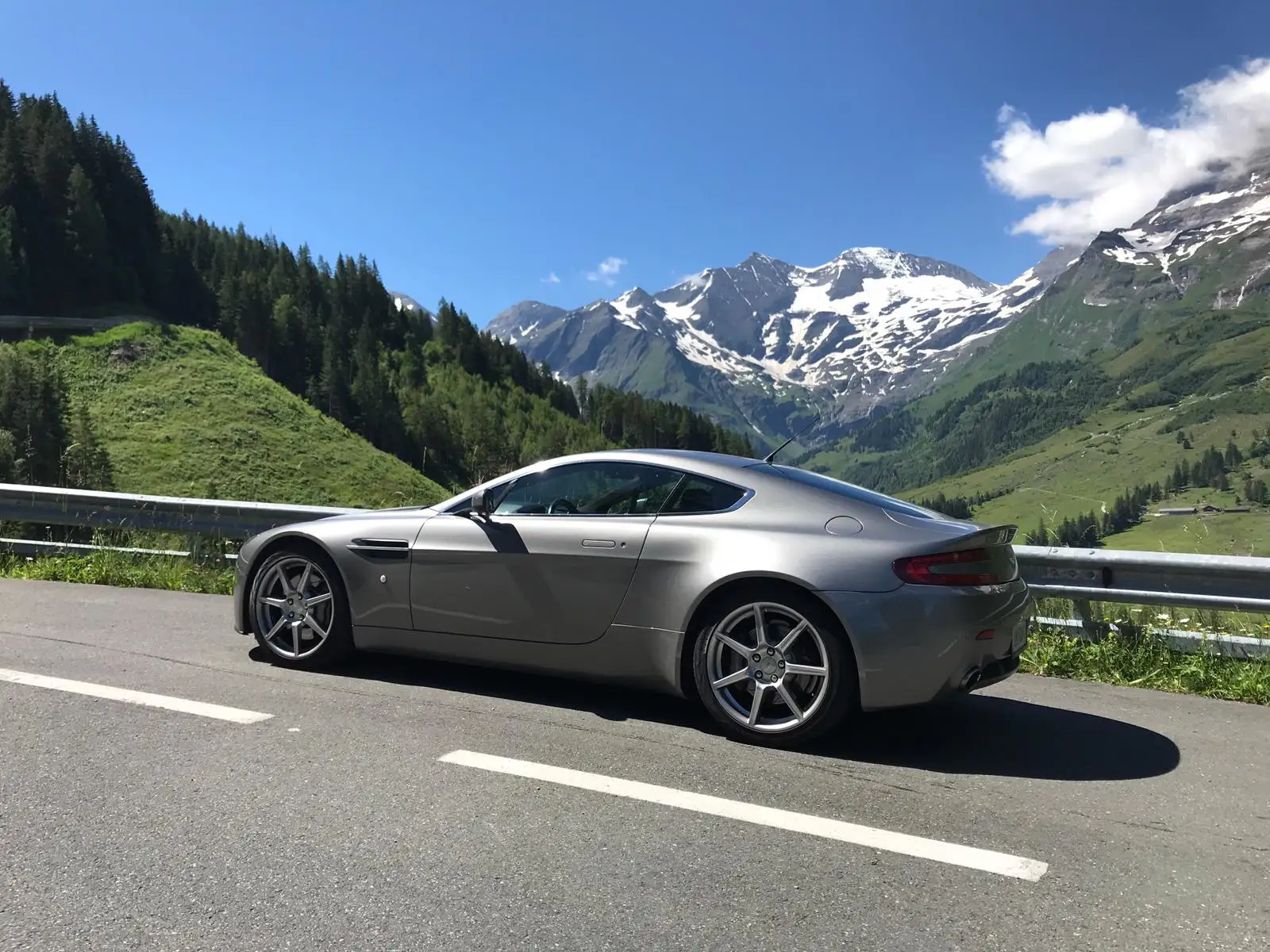 Aston Martin Vantage