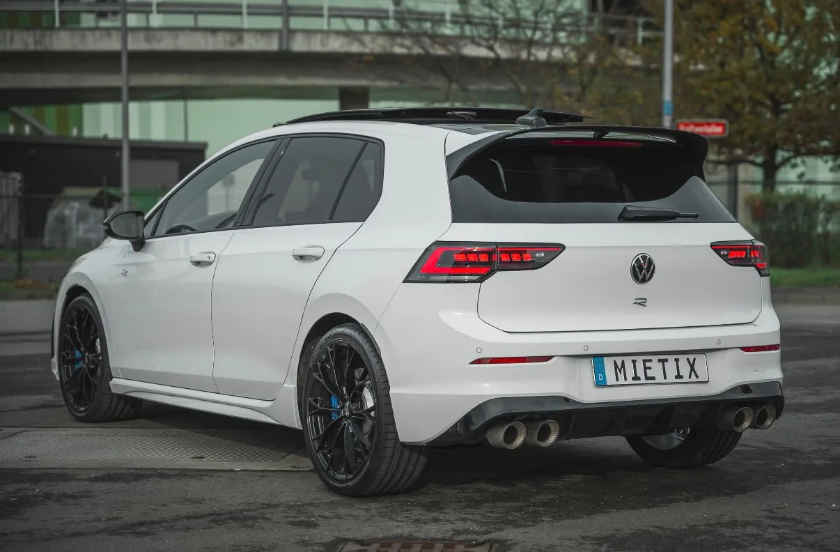 VW Golf 8R