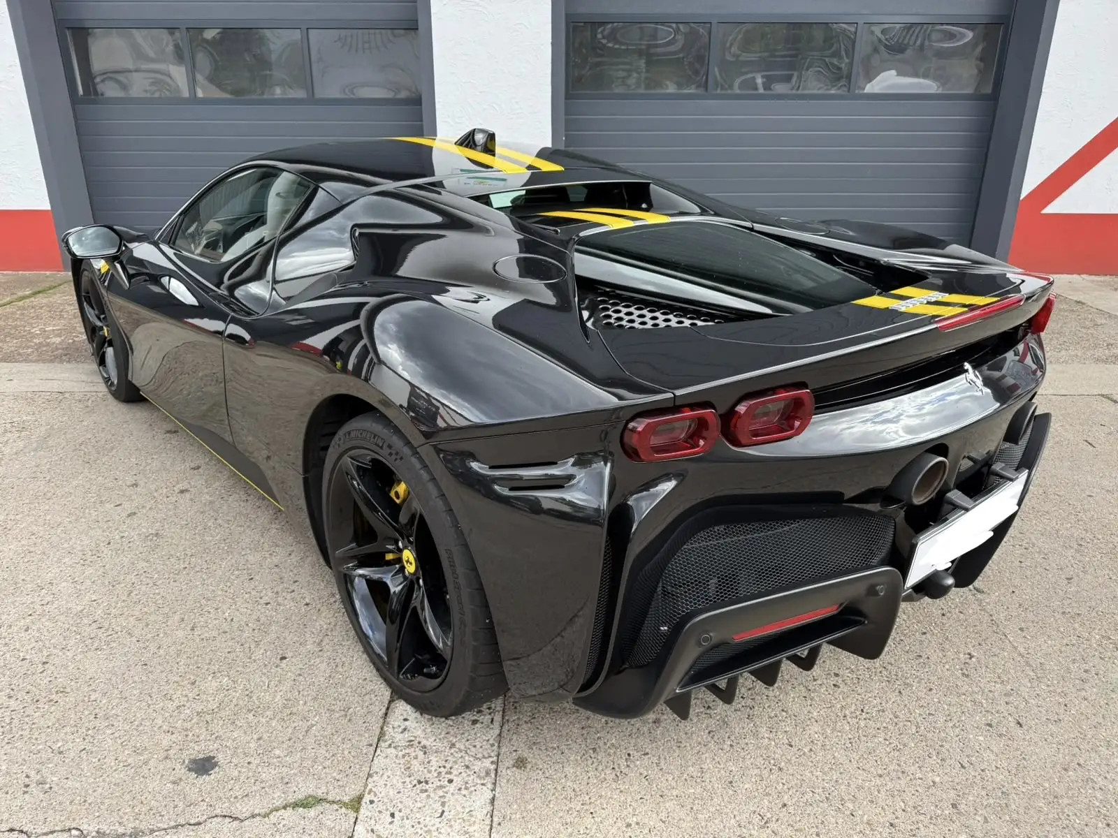 Ferrari SF90