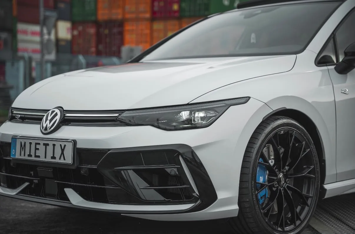 VW Golf 8R