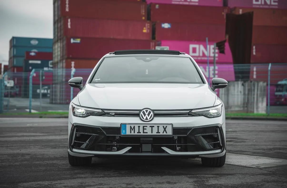 VW Golf 8R