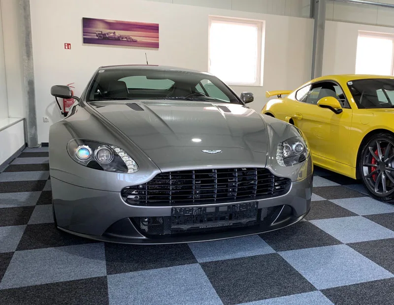 Aston Martin Vantage