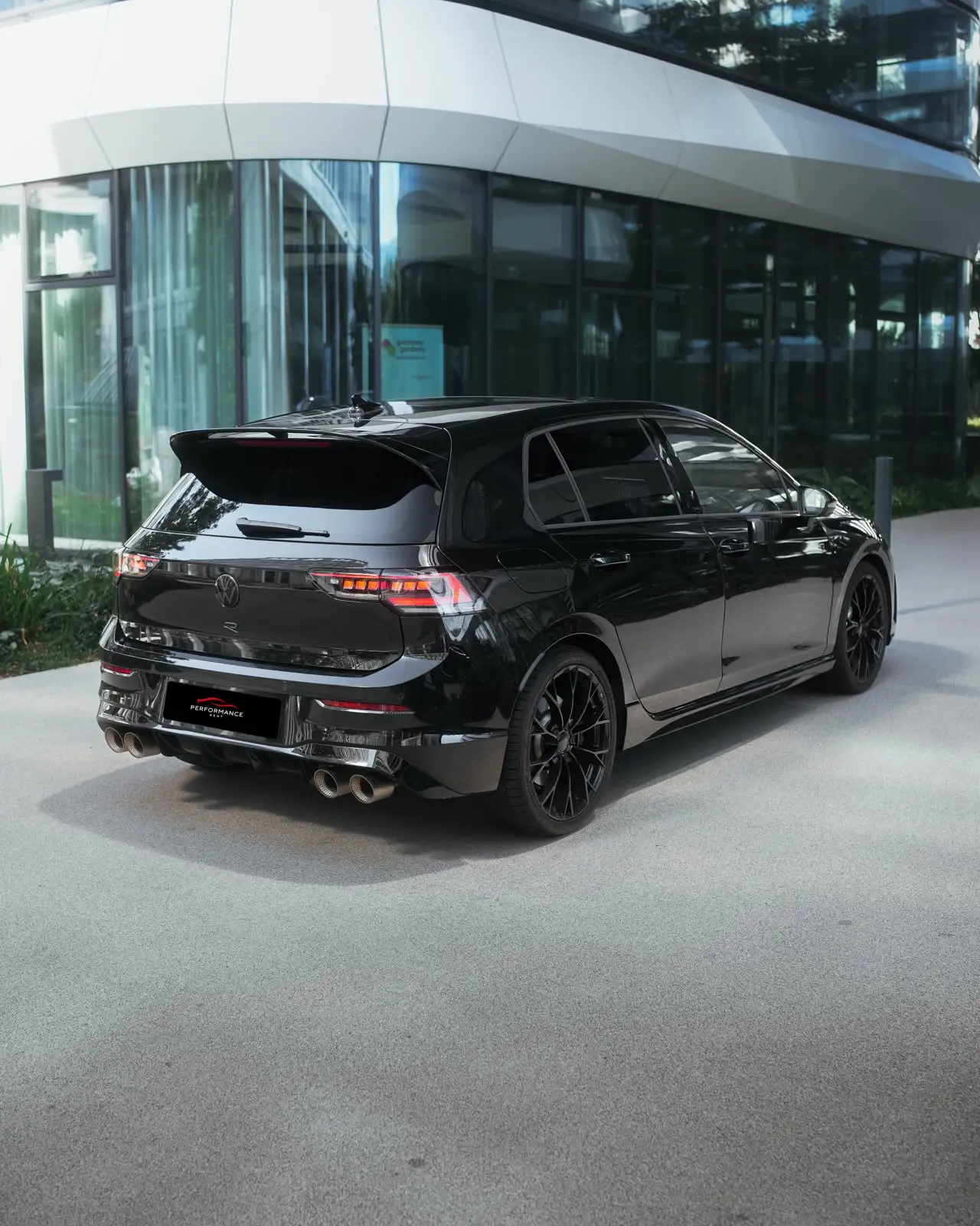 VW Golf 8R Akrapovic
