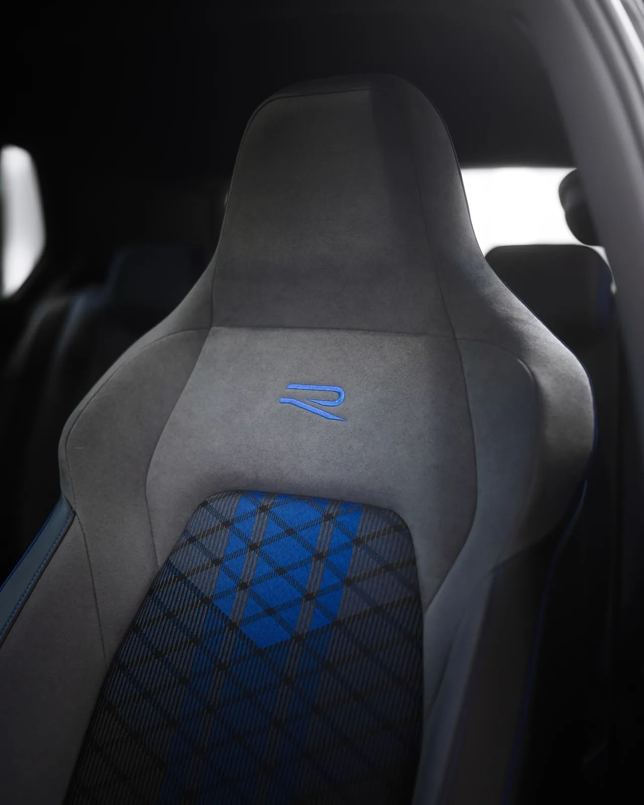 VW Golf 8R Akrapovic