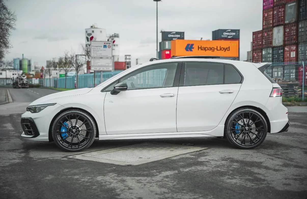VW Golf 8R