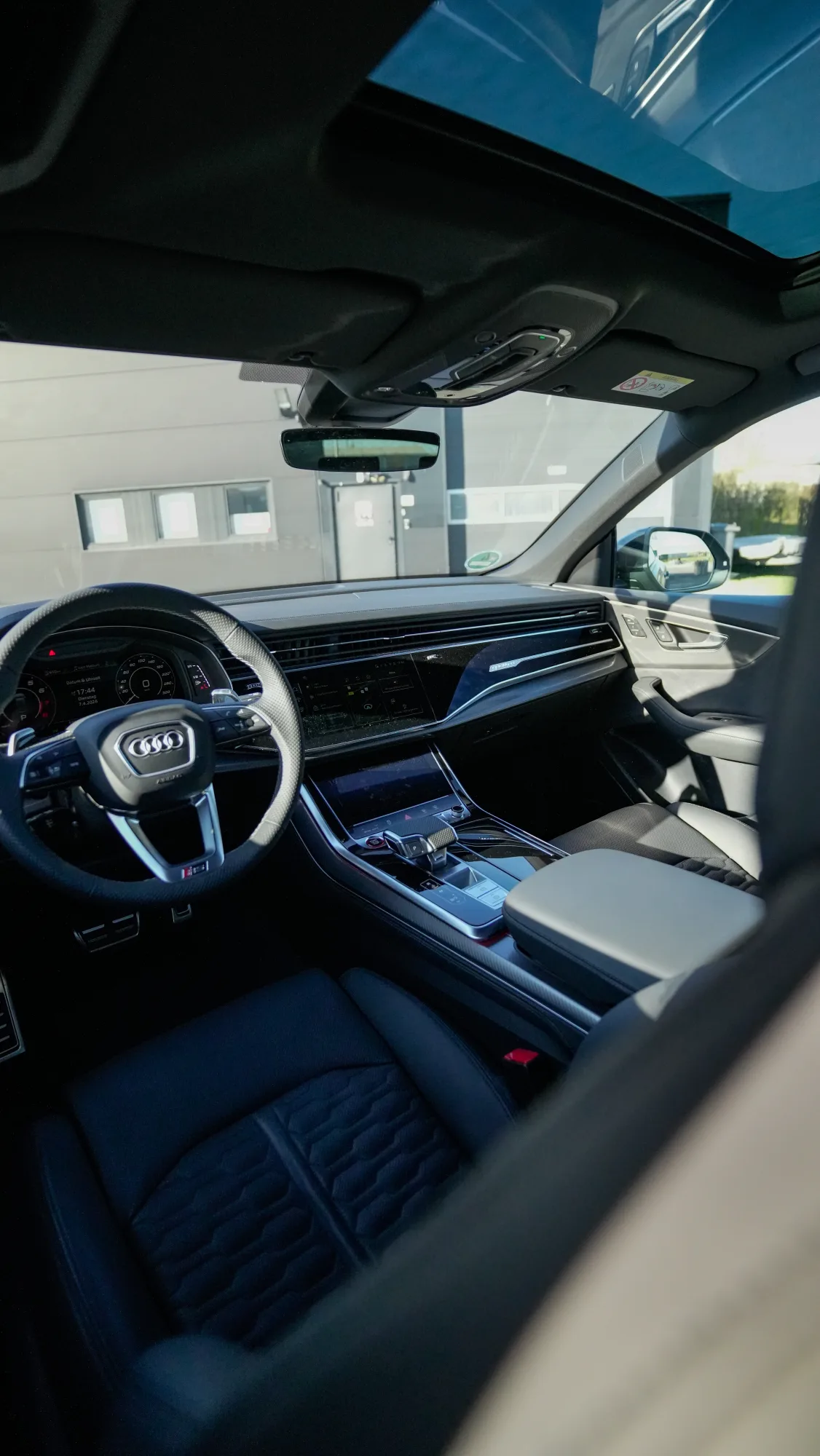 Audi RSQ8