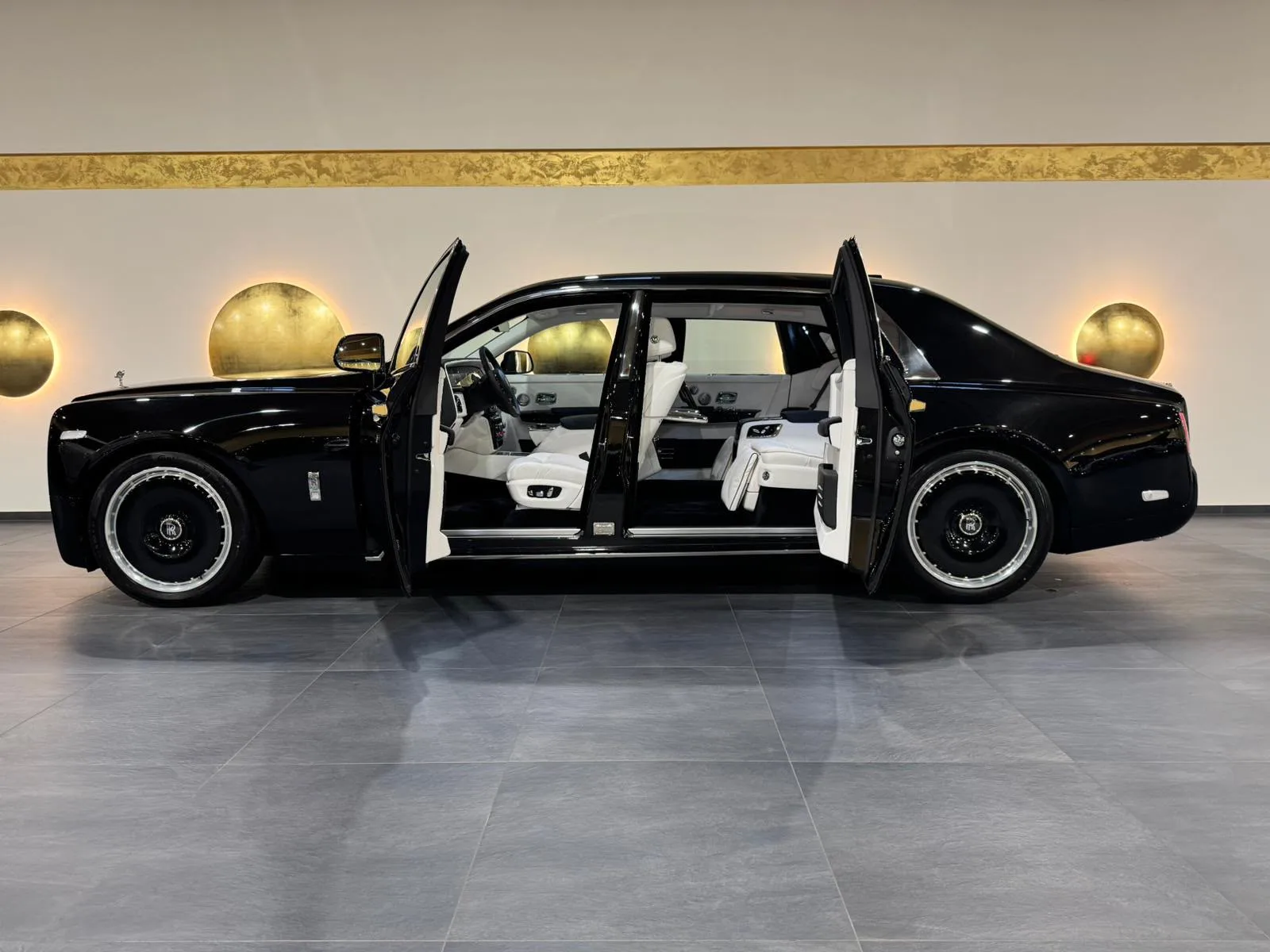 Rolls Royce Phantom