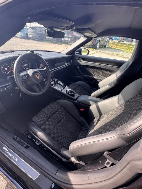 Porsche 911 Carrera 992.2