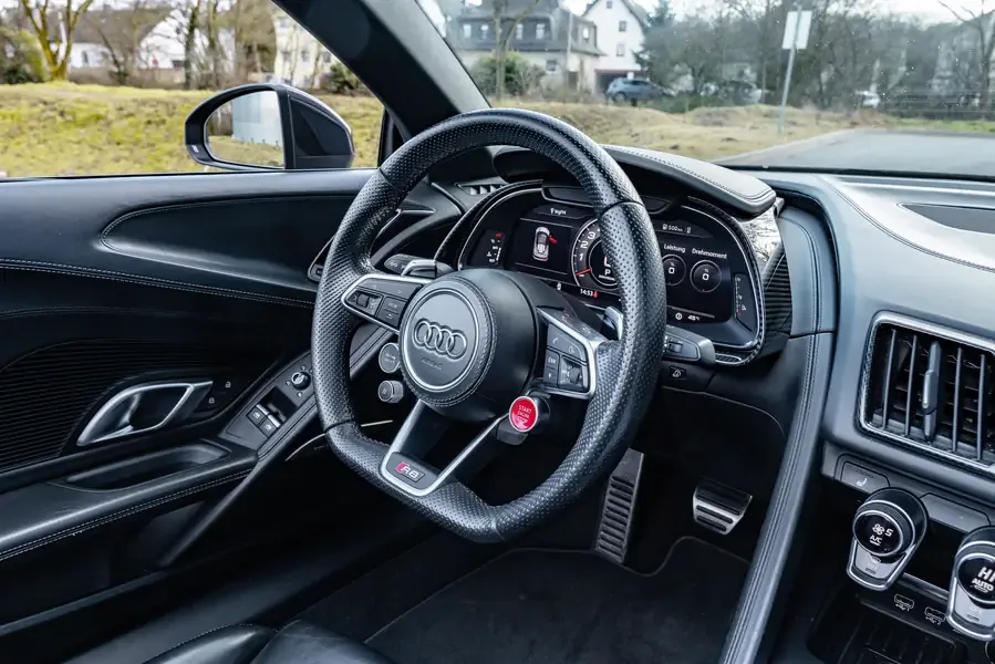 Audi R8