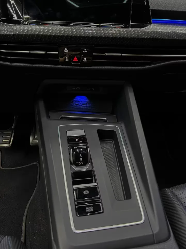 VW Golf 8R