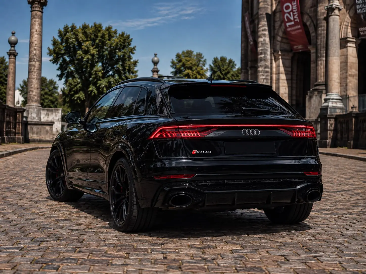 Audi RSQ8