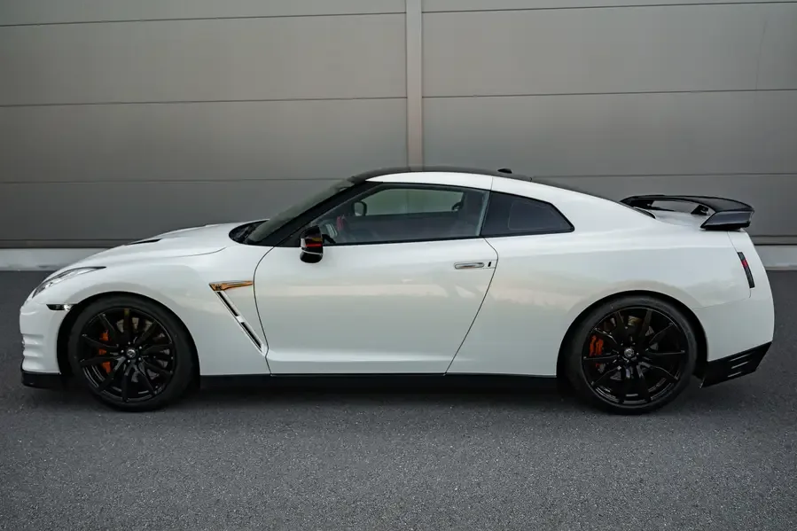 Nissan GT-R